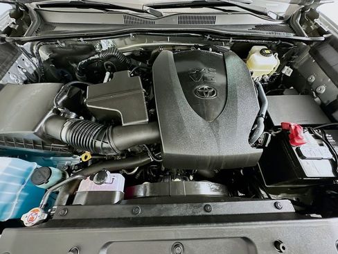 Certified 2023 Toyota Tacoma TRD Off-Road AWD/4WD image 28