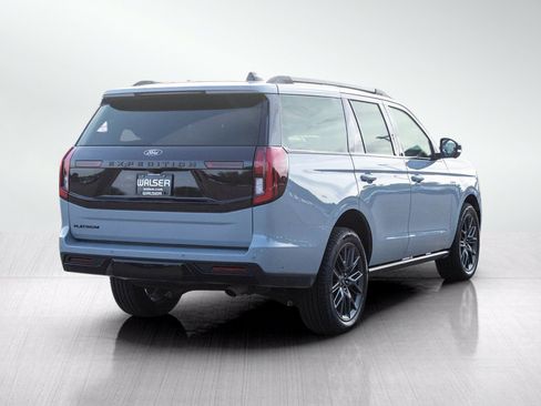 Used 2025 Ford Expedition Platinum w/ Stealth Performance Package AWD/4WD image 5