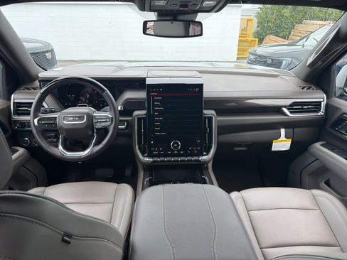 Used 2025 GMC Yukon Elevation RWD image 35