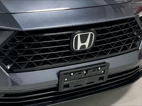 Used 2023 Honda Accord EX image 30