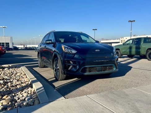Used 2020 Kia Niro EX image 3