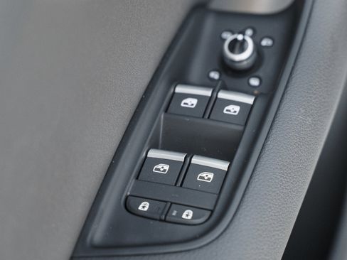 Certified 2025 Audi Q7 2.0T Premium w/ Convenience Plus Package image 24