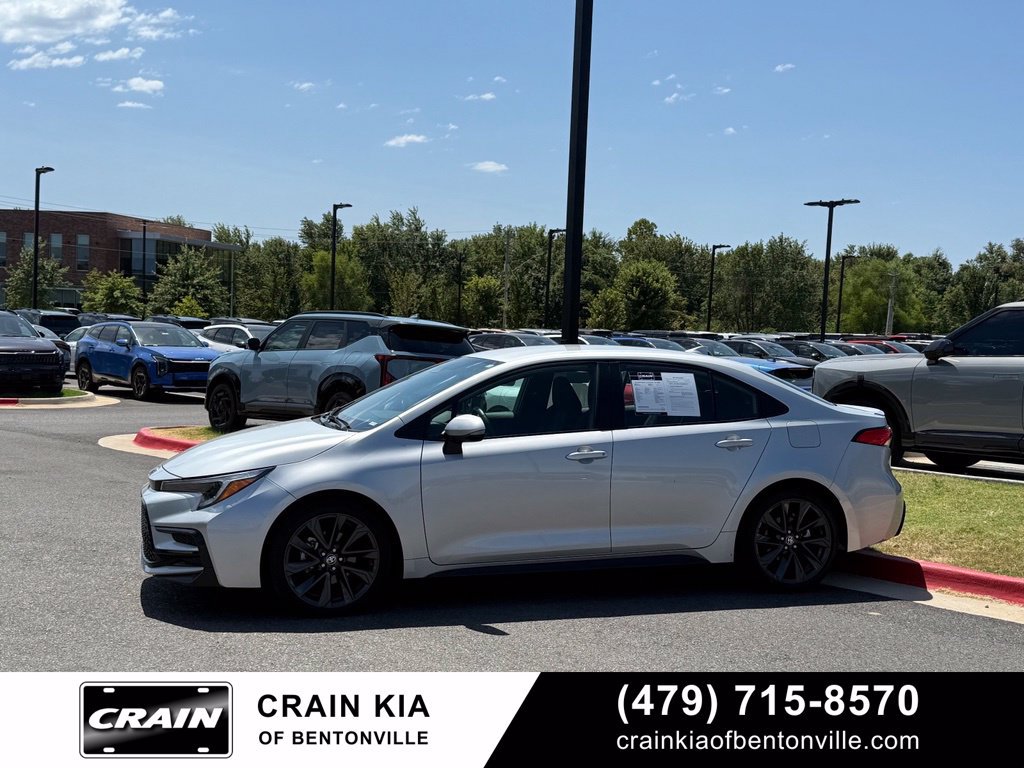 Used 2025 Toyota Corolla SE FWD image 4