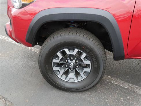 Certified 2021 Toyota Tacoma TRD Off-Road w/ Technology Package AWD/4WD image 8