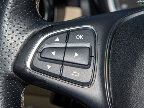 Used 2020 Mercedes-Benz GLA 250 w/ Multimedia Package image 29