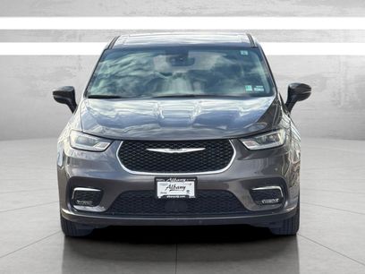 Used 2023 Chrysler Pacifica Touring-L