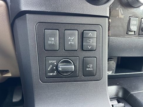 Used 2018 Toyota Sequoia Platinum image 16