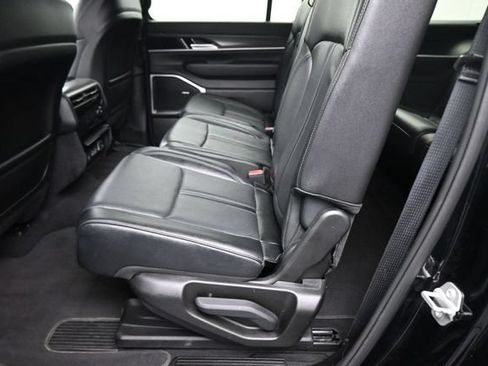 Used 2024 Jeep Wagoneer L Series II w/ Flexible Seating Group AWD/4WD image 27