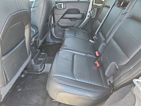 Used 2021 Jeep Wrangler Unlimited Sahara image 19