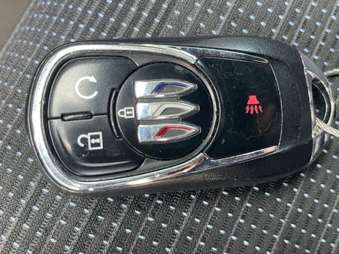 Used 2025 Buick Envista Sport Touring FWD image 22