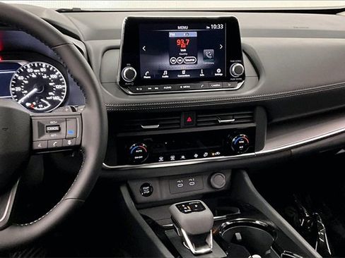 New 2025 Nissan Rogue SV image 7