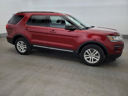 Used 2018 Ford Explorer XLT image 11