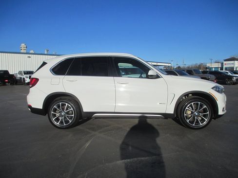 Used 2018 BMW X5 xDrive50i w/ M Sport Package image 3
