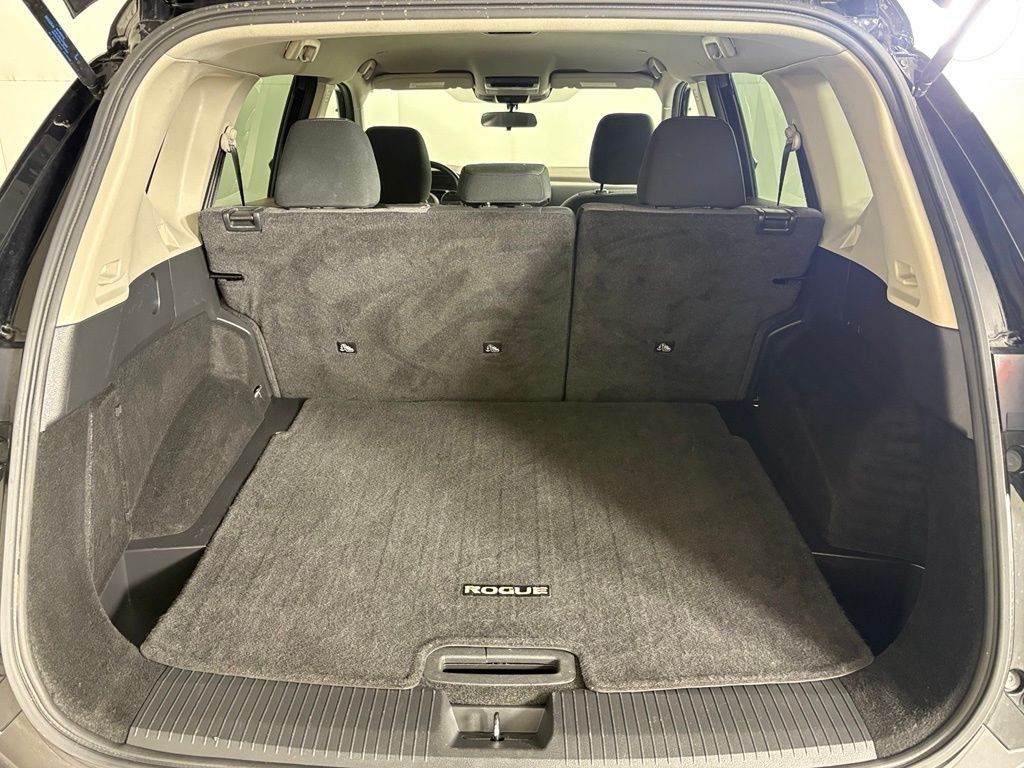 Used 2023 Nissan Rogue SV FWD image 18
