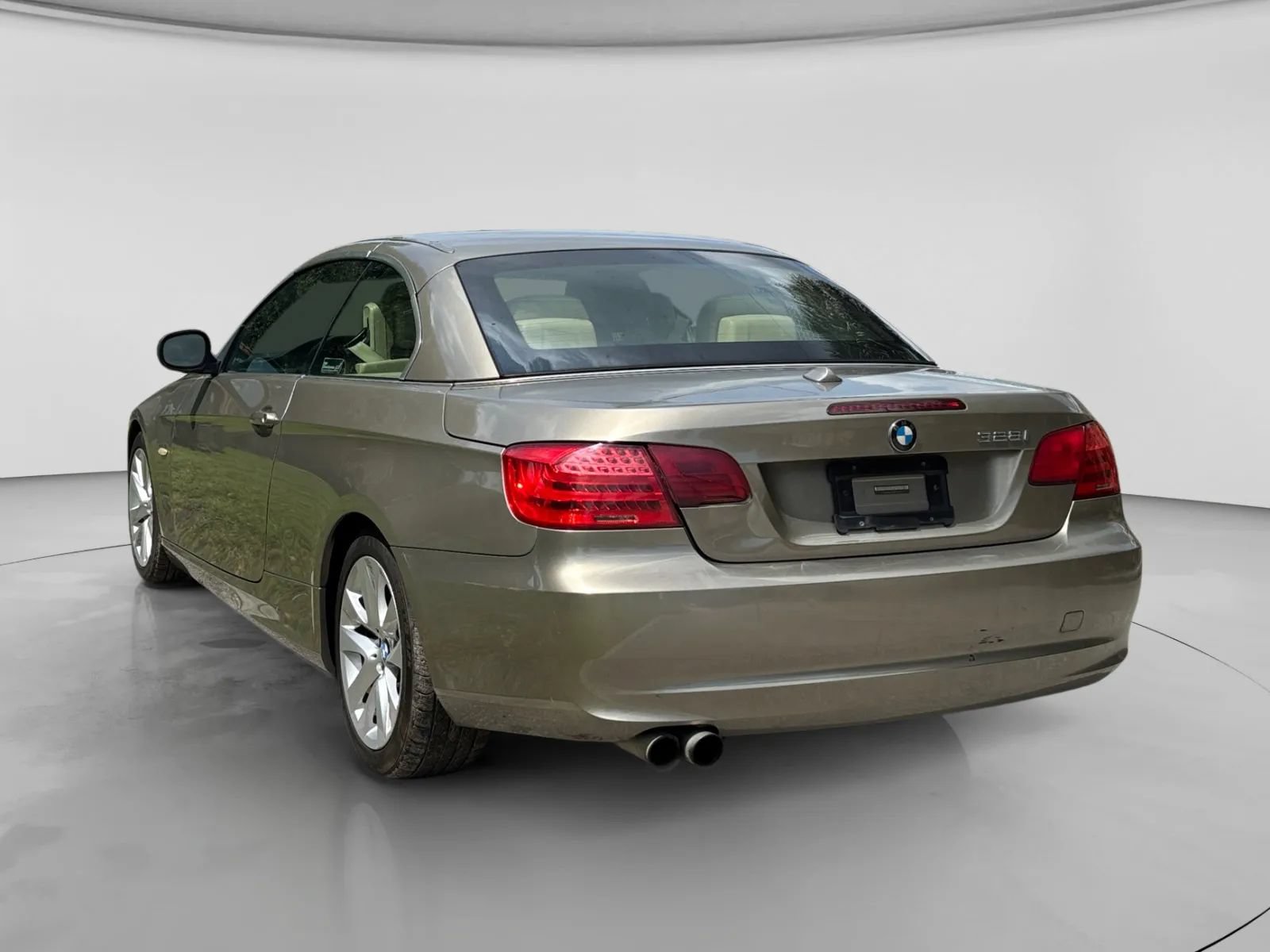 Used 2011 BMW 328i Convertible RWD image 3