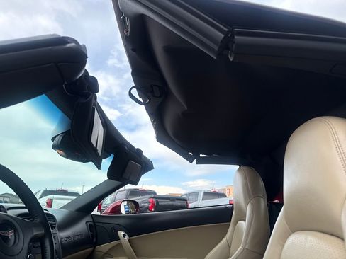 Used 2006 Chevrolet Corvette Convertible w/ Preferred Equipment Group RWD image 19
