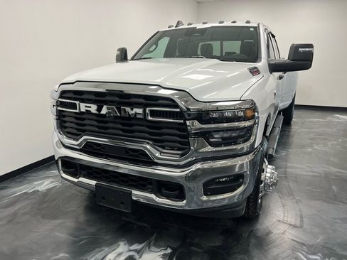 Used 2025 RAM 3500 Tradesman image 3
