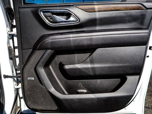 Used 2023 Chevrolet Suburban Premier image 43