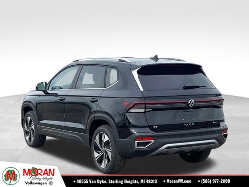 Used 2026 Volkswagen Taos SE AWD/4WD image 3
