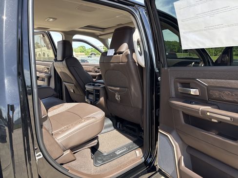 New 2025 RAM 2500 Limited image 35