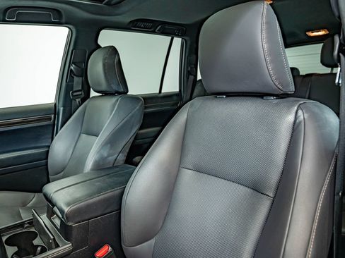 Certified 2023 Lexus GX 460 Premium w/ Premium Plus Package AWD/4WD image 34