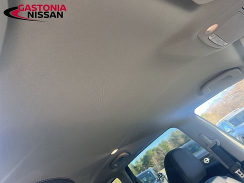 Used 2024 Nissan Murano SV image 25