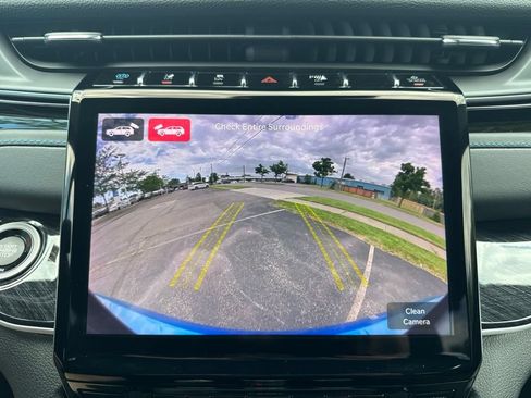 Used 2023 Jeep Grand Cherokee Trailhawk w/ Luxury Tech Group III AWD/4WD image 39