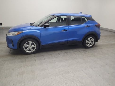 Used 2021 Nissan Kicks S FWD image 2