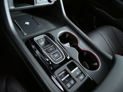 Used 2025 Honda Pilot Black Edition image 20