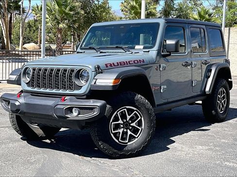 Certified 2025 Jeep Wrangler Unlimited Rubicon w/ Convenience Group AWD/4WD image 2