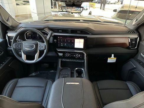 New 2026 GMC Sierra 2500 Denali w/ Denali Reserve Package image 19