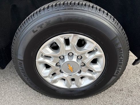 Used 2024 Chevrolet Silverado 3500 LTZ w/ LTZ Convenience Package image 9
