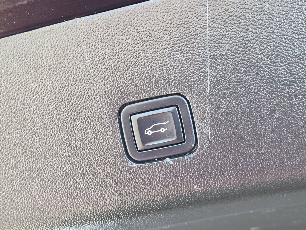 Used 2021 Chevrolet Traverse LT AWD/4WD image 8