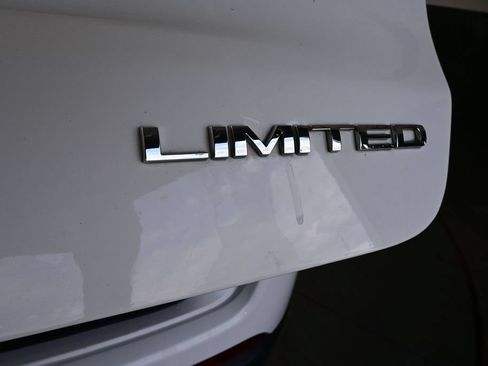 Used 2025 Jeep Compass Limited AWD/4WD image 19