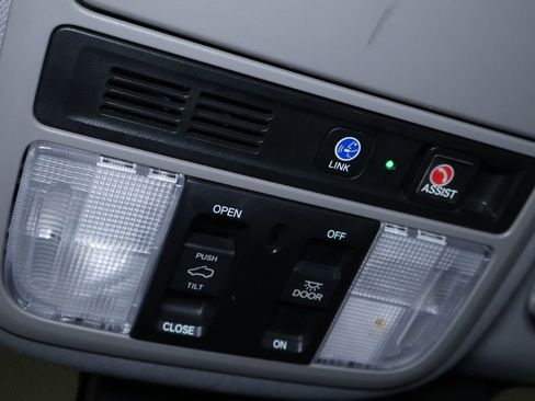 Used 2020 Honda Pilot Touring image 31