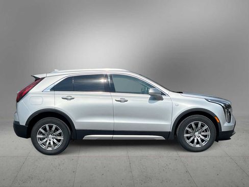 Used 2020 Cadillac XT4 Premium Luxury w/ Cold Weather Package image 9