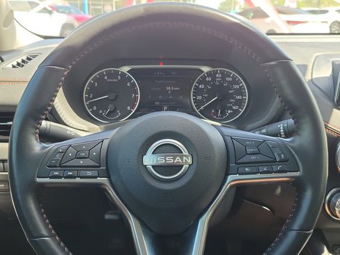 Used 2024 Nissan Sentra SR w/ SR Premium Package image 17