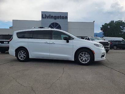 Used 2024 Chrysler Pacifica Touring-L