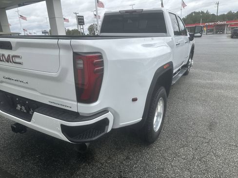 New 2026 GMC Sierra 3500 Denali w/ Denali Reserve Package image 10