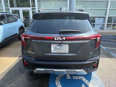 Used 2025 Kia Seltos EX w/ EX Sunroof Package AWD/4WD image 4