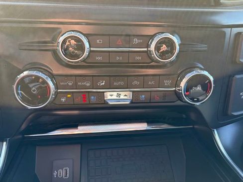 Used 2025 Ford F150 Raptor image 39