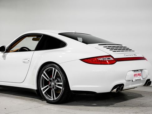 Used 2012 Porsche 911 Carrera 4S image 32