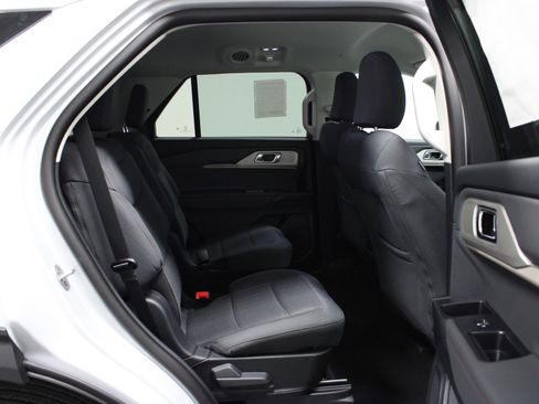 New 2026 Ford Explorer Active image 16