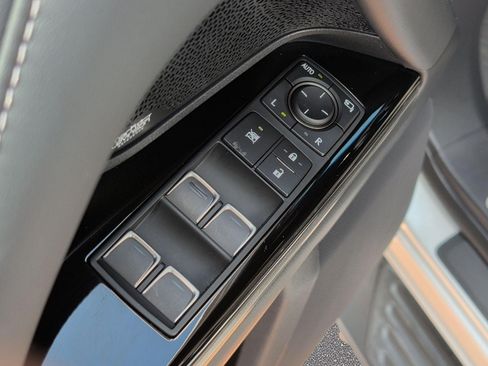 Used 2025 Lexus LX 700h Overtrail AWD/4WD image 9
