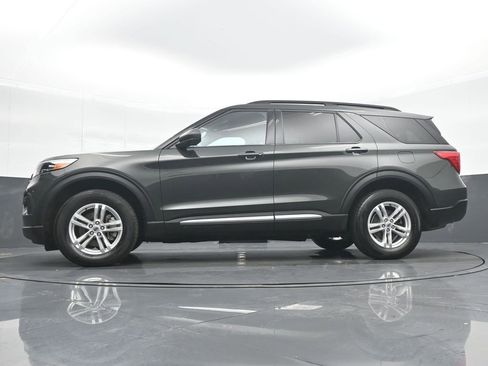 Used 2023 Ford Explorer XLT AWD/4WD image 28