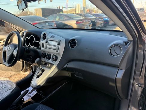 Used 2009 Toyota Matrix XRS image 22