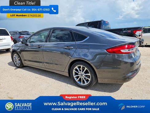 Used 2017 Ford Fusion SE w/ Fusion SE Technology Package FWD image 3