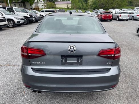 Used 2018 Volkswagen Jetta Sport FWD image 7