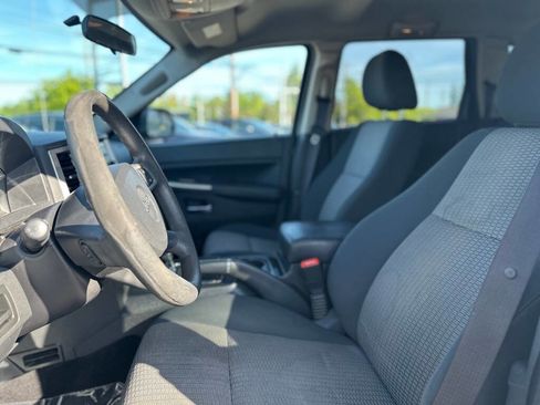 Used 2010 Jeep Grand Cherokee Laredo RWD image 13