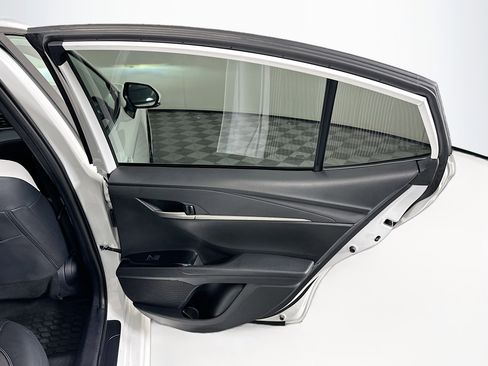 Used 2025 Toyota Camry SE image 27